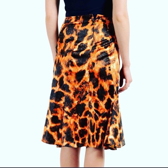 New Robert Cavalli Skirt - Picture 3 of 12